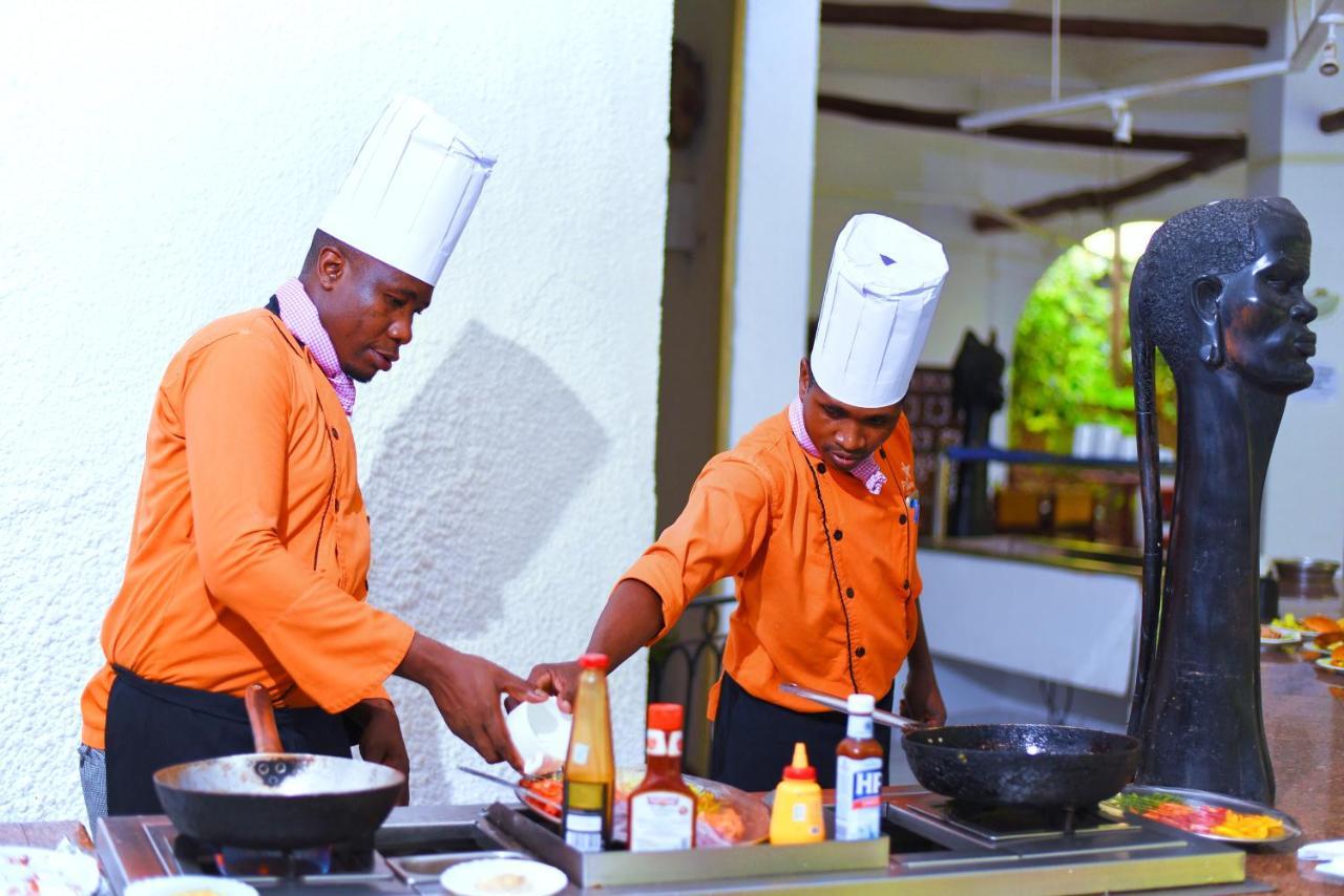 Plaza Beach Hotel Bamburi Exterior foto