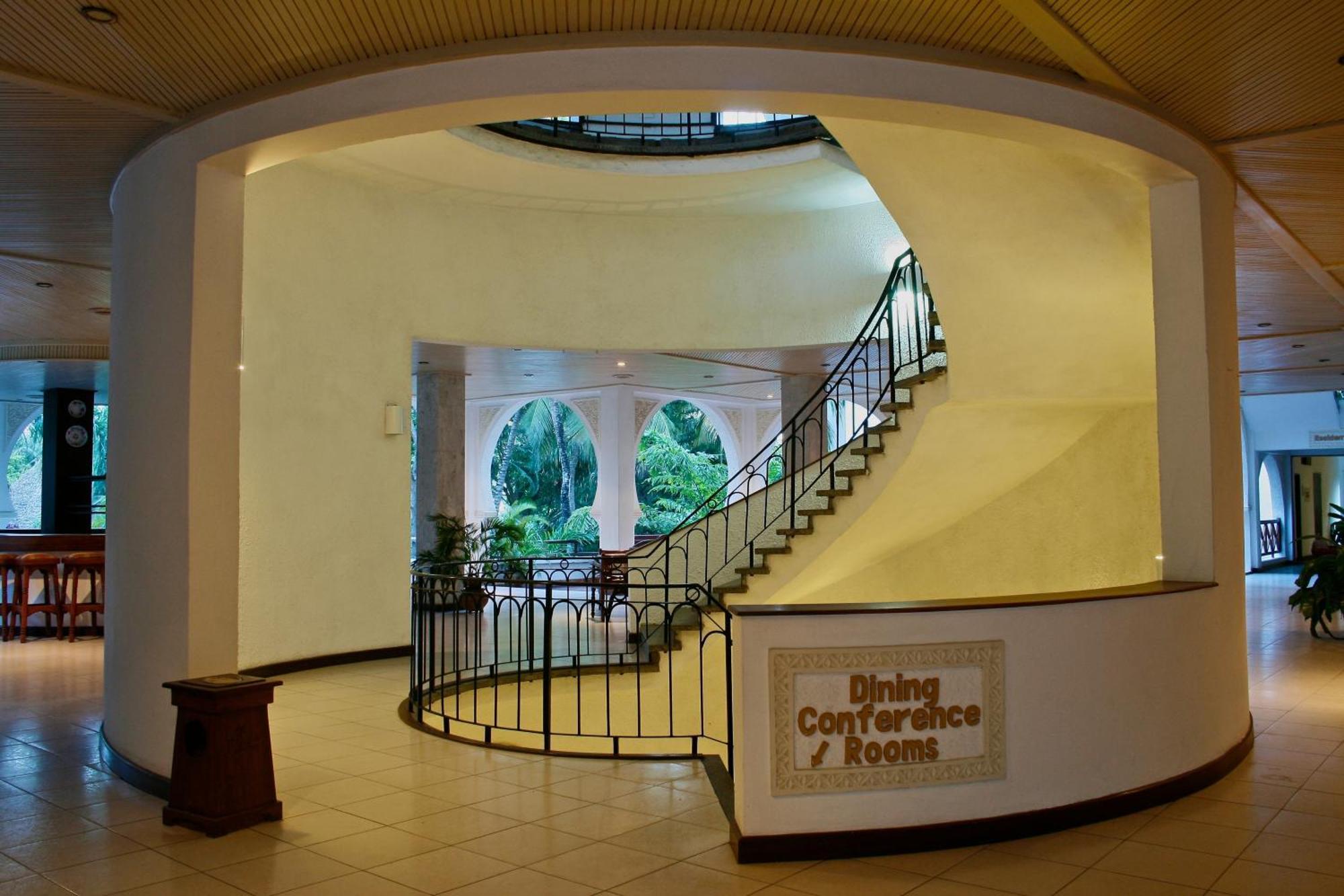 Plaza Beach Hotel Bamburi Exterior foto