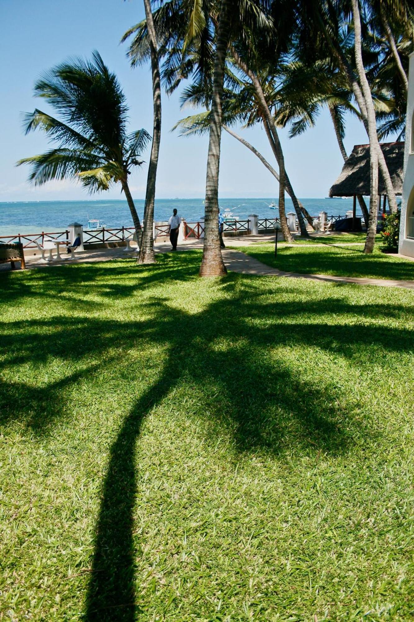 Plaza Beach Hotel Bamburi Exterior foto