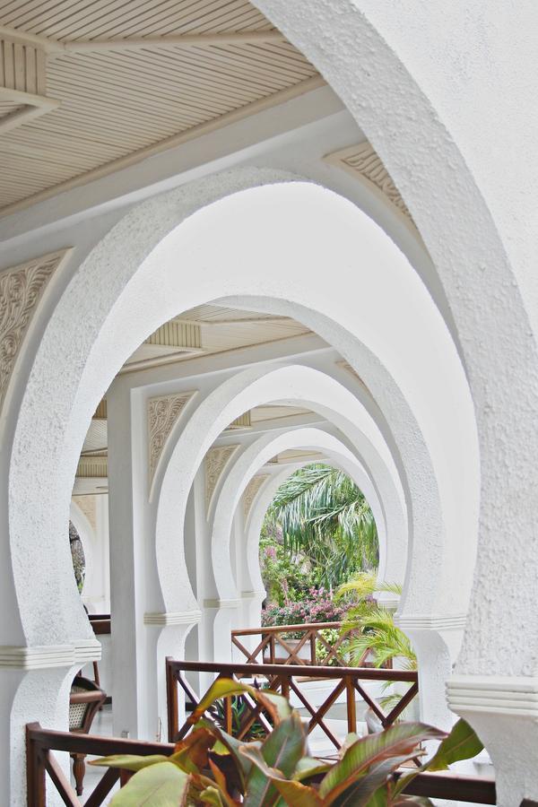 Plaza Beach Hotel Bamburi Exterior foto