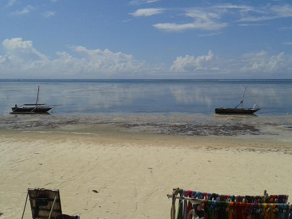 Plaza Beach Hotel Bamburi Exterior foto